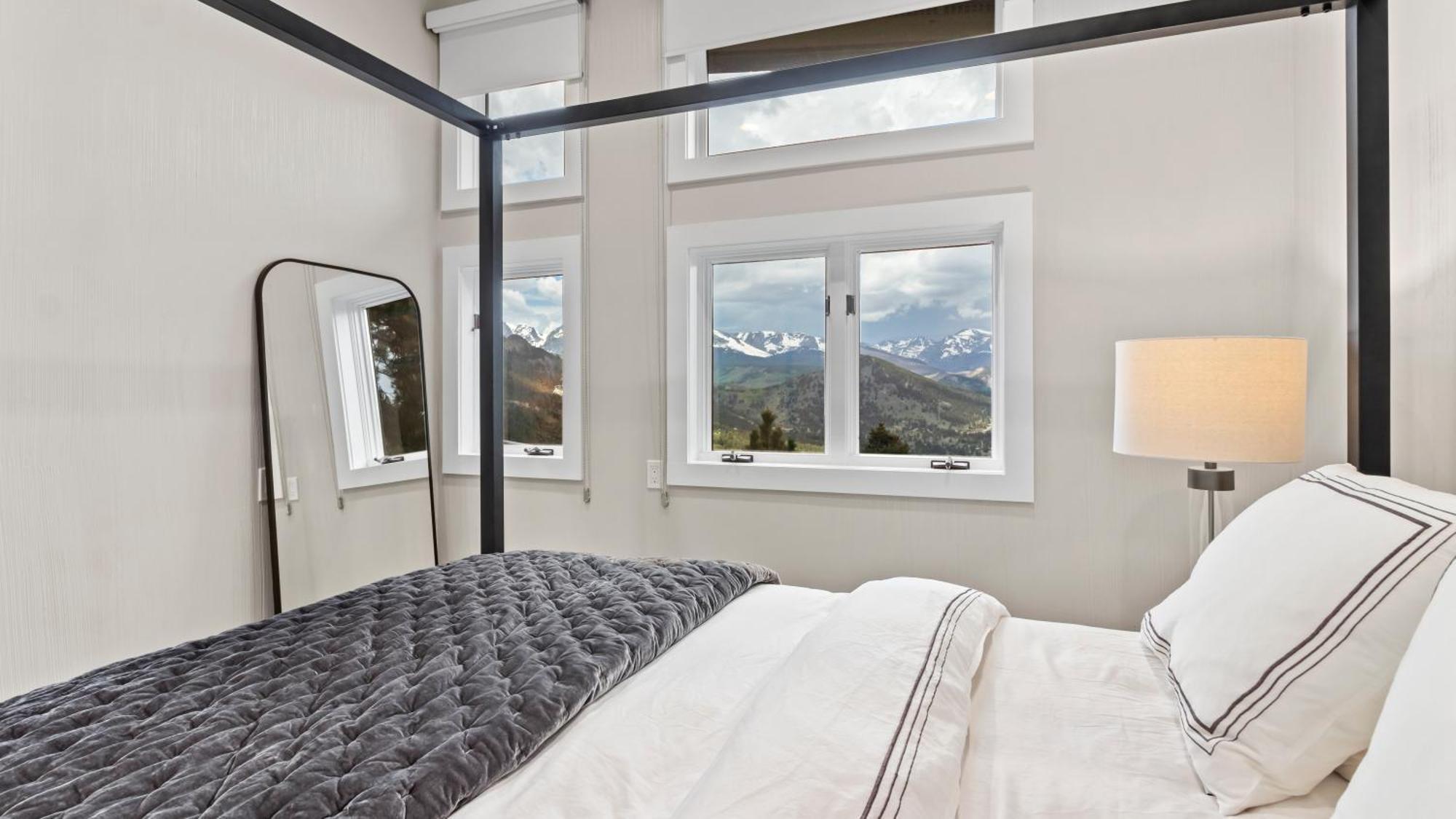Casa De Cristal-Epic Views-Hottub-Sauna-Sleeps 10-Luxury Linens-Stocked Kitchen エステス・パーク エクステリア 写真